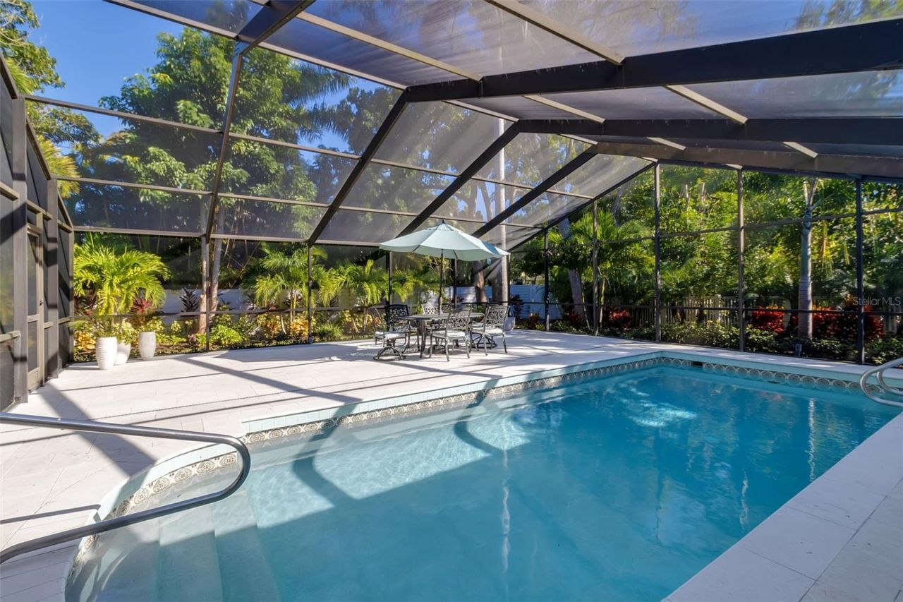 1621 Pine Bay Drive, Sarasota, FL 34231 Photo