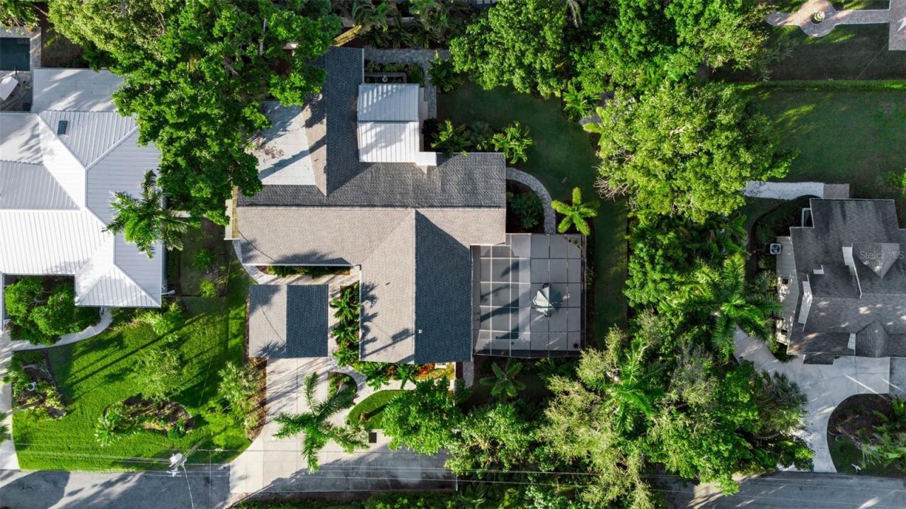 1621 Pine Bay Drive, Sarasota, FL 34231 Photo
