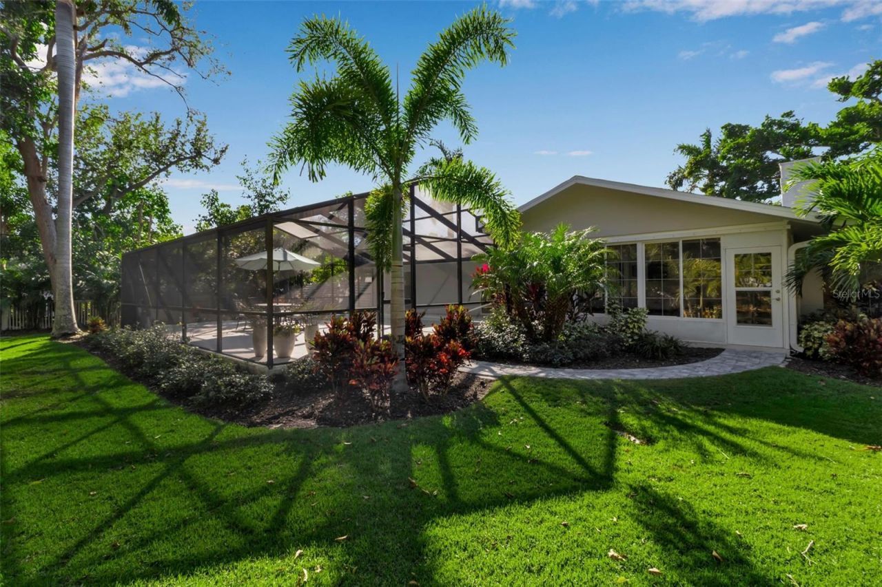 1621 Pine Bay Drive, Sarasota, FL 34231 Photo