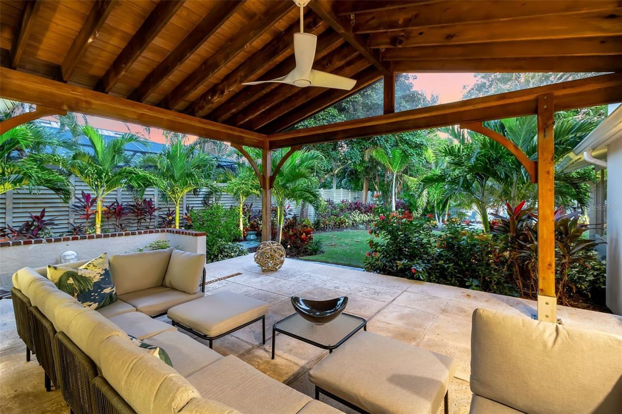 1621 Pine Bay Drive, Sarasota, FL 34231 Photo
