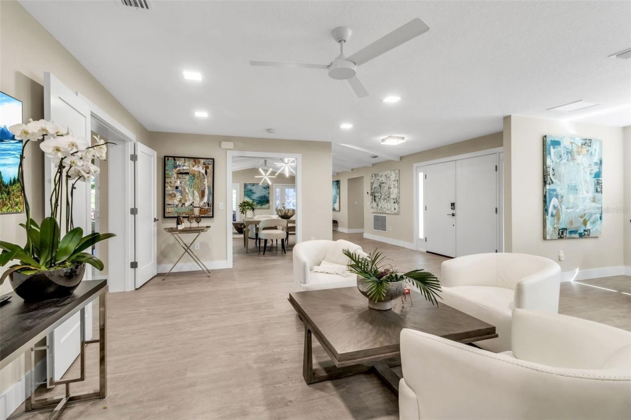 1621 Pine Bay Drive, Sarasota, FL 34231 Photo