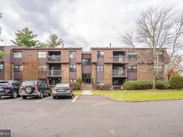 1814 OLD STONE MILL, EAST WINDSOR, NJ 08512