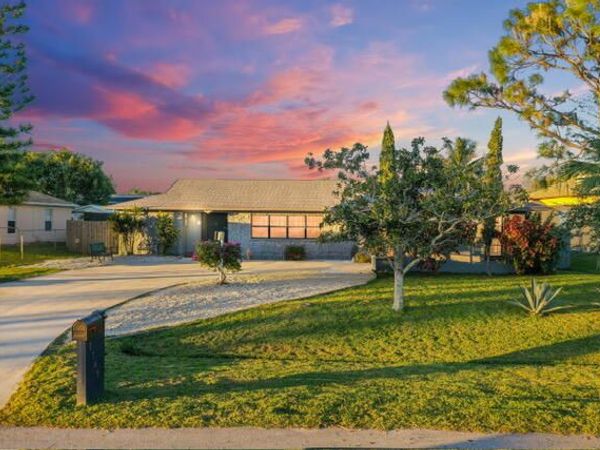 1149 SE Menores Avenue, Port Saint Lucie, FL 34952