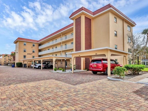 1250 N PORTOFINO DRIVE, Unit 303, SARASOTA, FL 34242