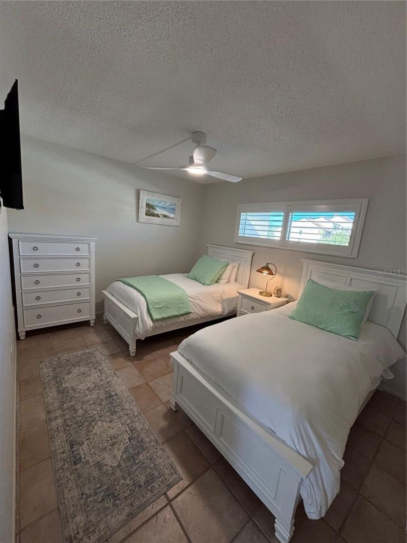 1250 N Portofino Drive, Unit 303, Sarasota, FL 34242 Photo