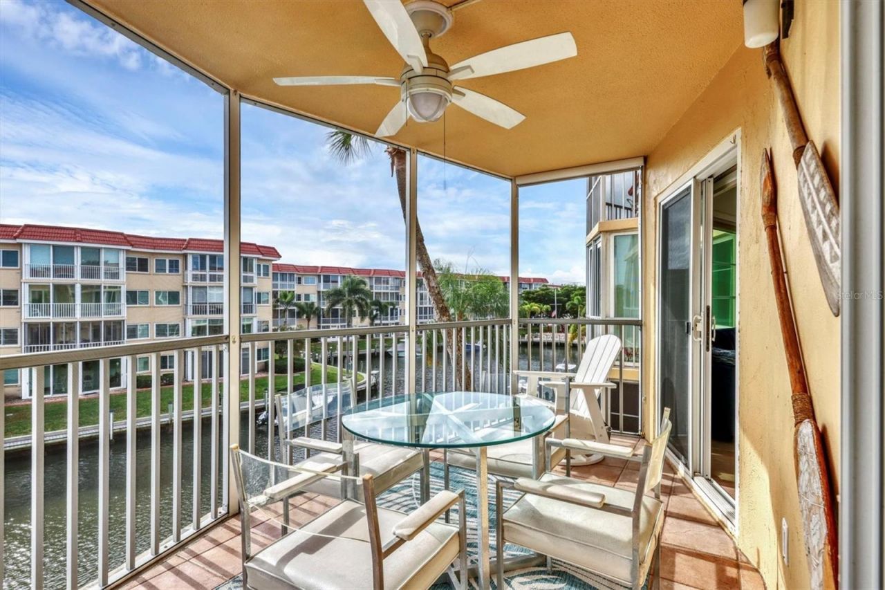 1250 N Portofino Drive, Unit 303, Sarasota, FL 34242 Photo
