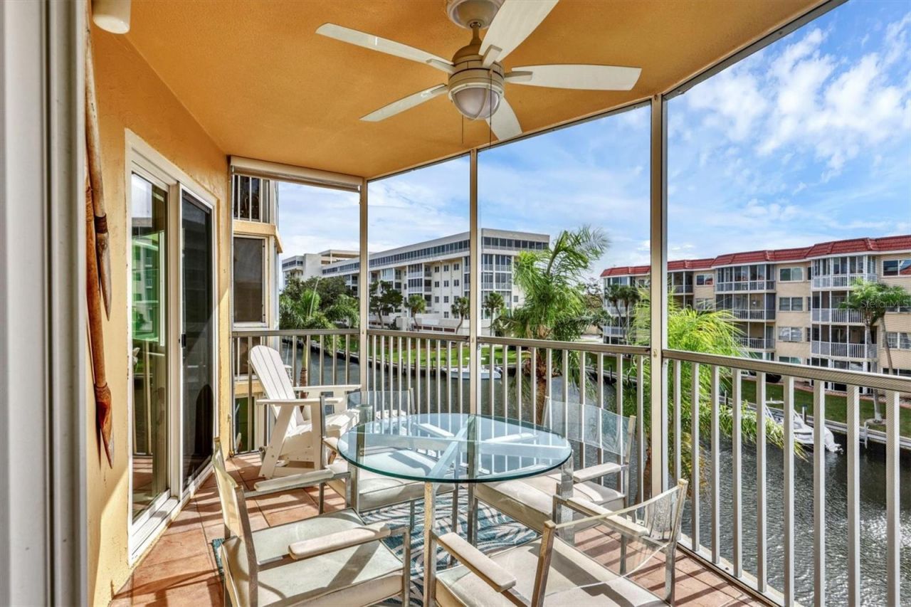 1250 N Portofino Drive, Unit 303, Sarasota, FL 34242 Photo