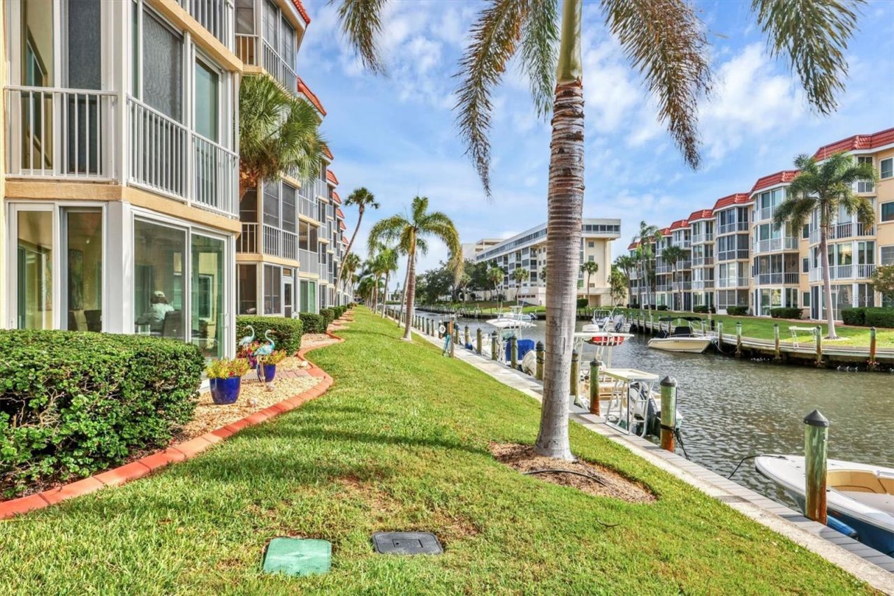 1250 N Portofino Drive, Unit 303, Sarasota, FL 34242 Photo