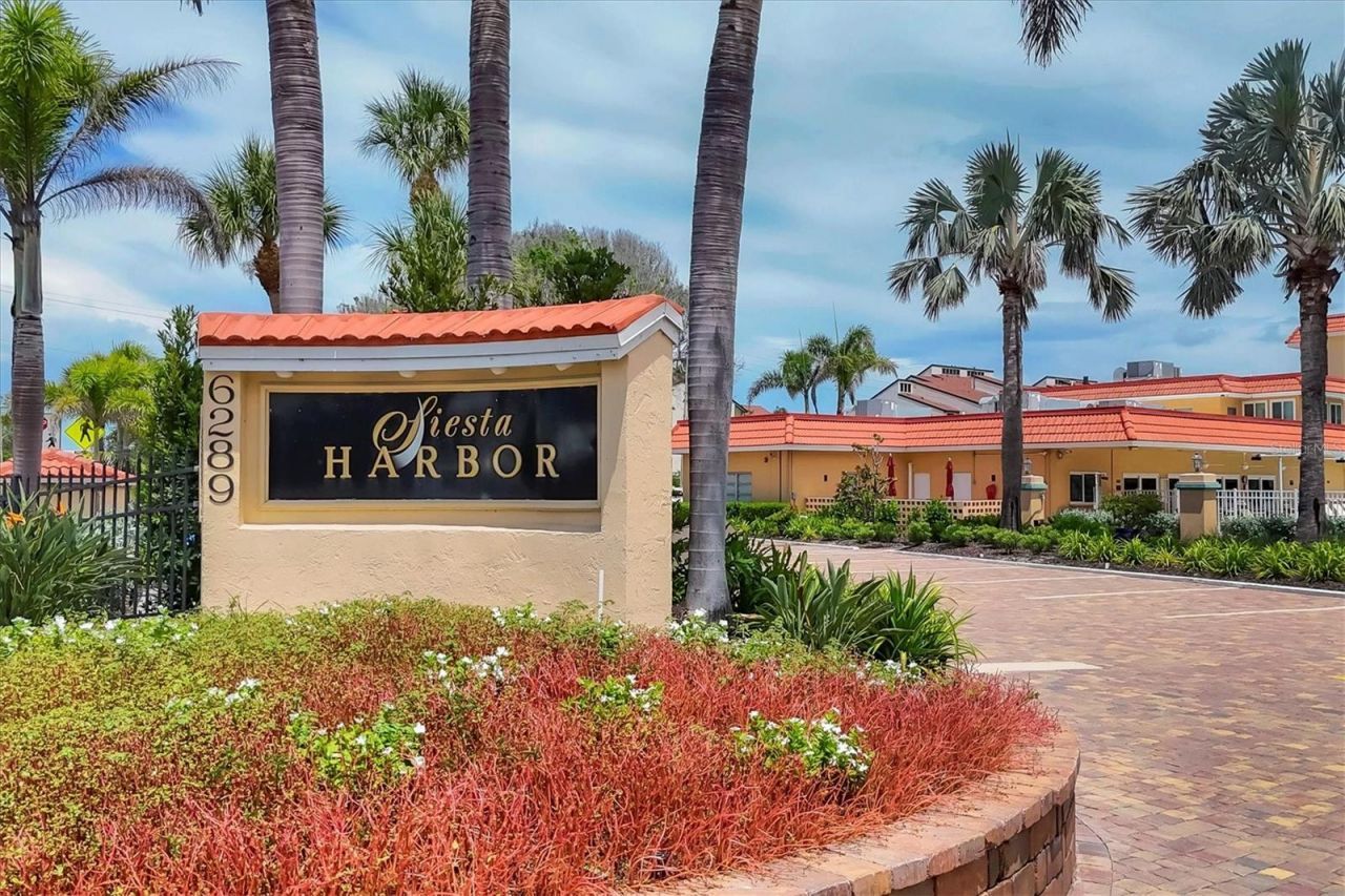 1250 N Portofino Drive, Unit 303, Sarasota, FL 34242 Photo