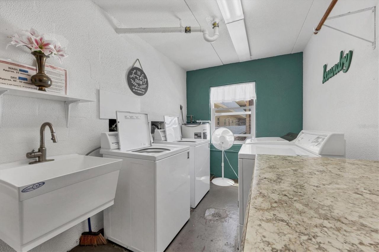 1250 N Portofino Drive, Unit 303, Sarasota, FL 34242 Photo