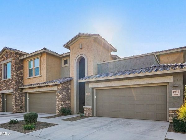 2425 W BRONCO BUTTE Trail, Unit 2046, Phoenix, AZ 85085