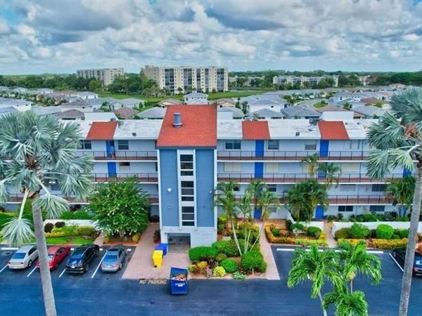 14747 Cumberland Drive, Unit 206, Delray Beach, FL 33446