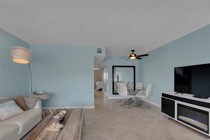 2864 NE 33rd Court, Unit 105, Fort Lauderdale, FL 33306 Photo