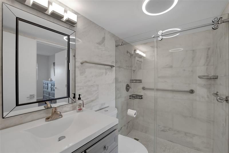 2864 NE 33rd Court, Unit 105, Fort Lauderdale, FL 33306 Photo