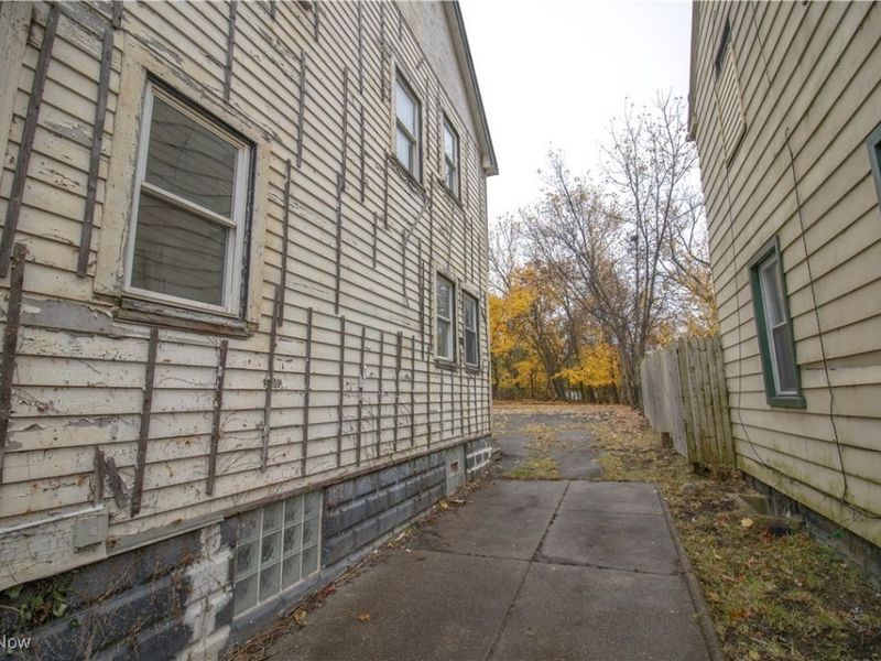 10406 Dove Avenue, Cleveland, OH 44105 Photo 13