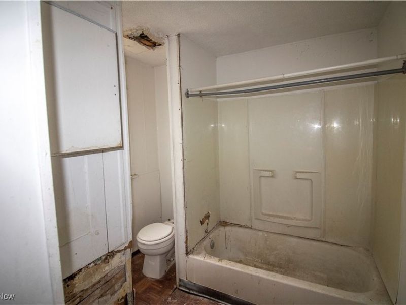 10406 Dove Avenue, Cleveland, OH 44105 Photo 8