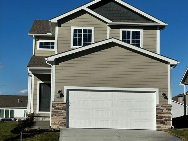 27020 E Olive Drive, Lee's Summit, MO 64086