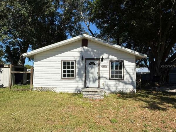2207 38TH AVENUE E, BRADENTON, FL 34208