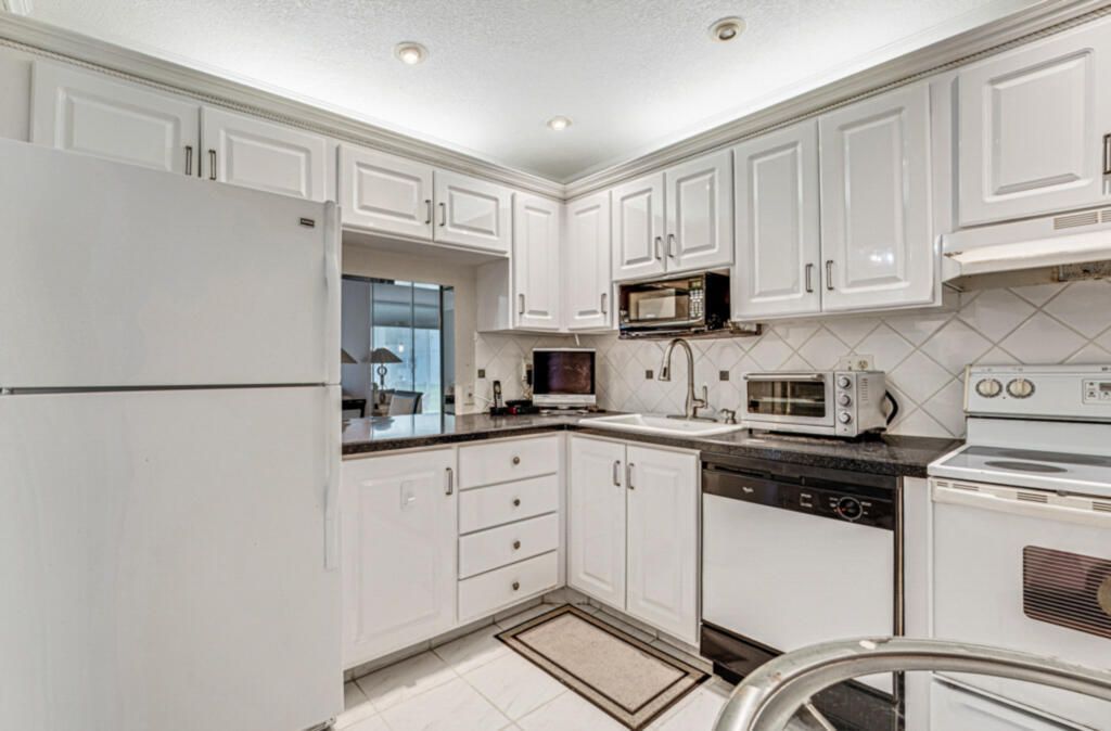 33 Abbey Lane, Unit 103, Delray Beach, FL 33446 Photo
