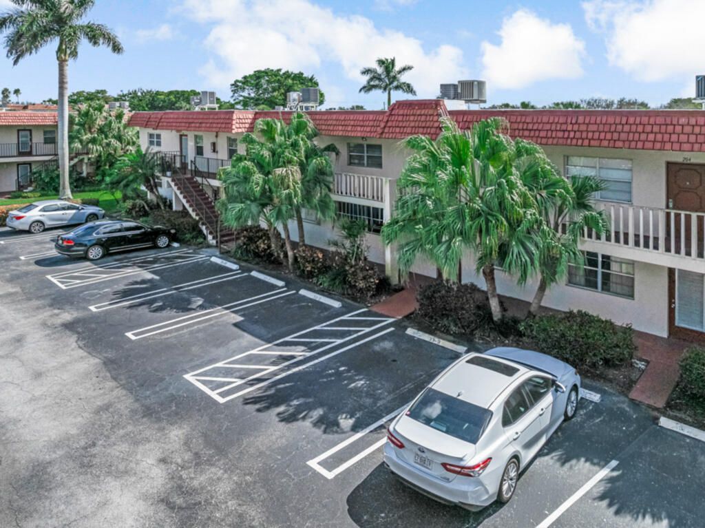 33 Abbey Lane, Unit 103, Delray Beach, FL 33446 Photo