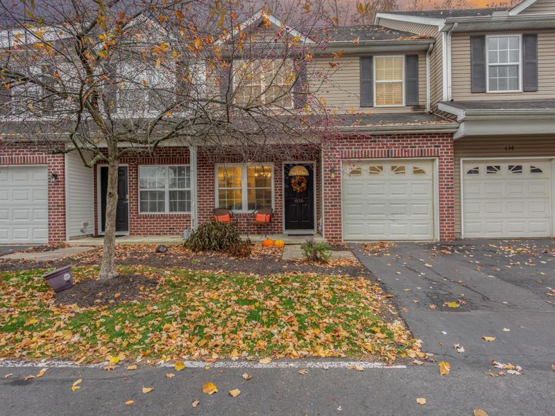 636 Grove Circle, Unit 1803, Columbus, OH 43230 Photo 1