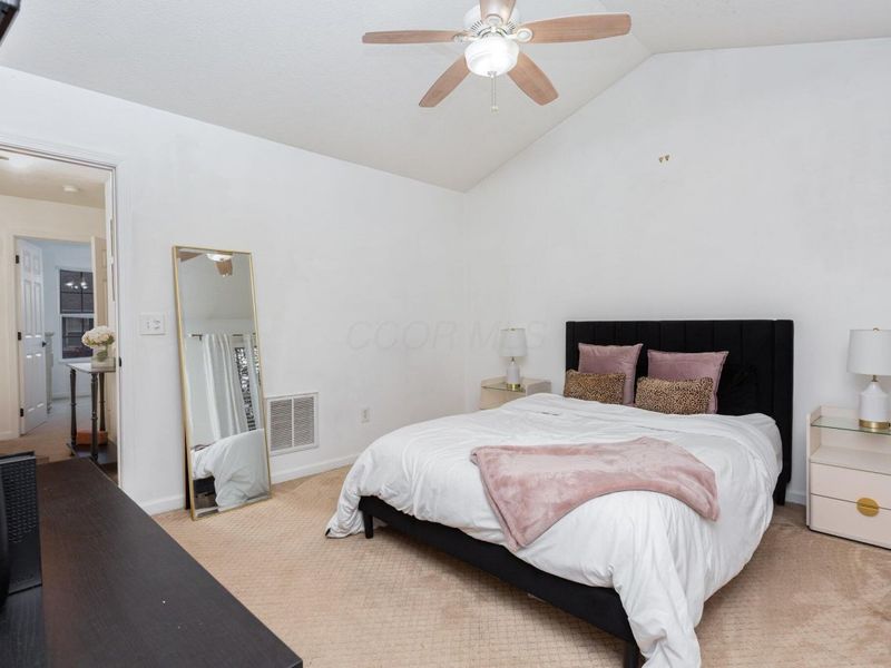 636 Grove Circle, Unit 1803, Columbus, OH 43230 Photo 13