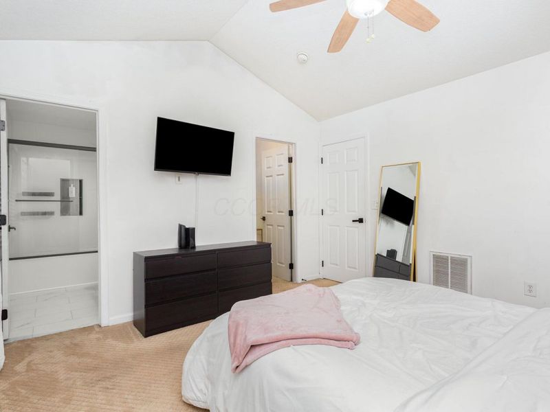 636 Grove Circle, Unit 1803, Columbus, OH 43230 Photo 15