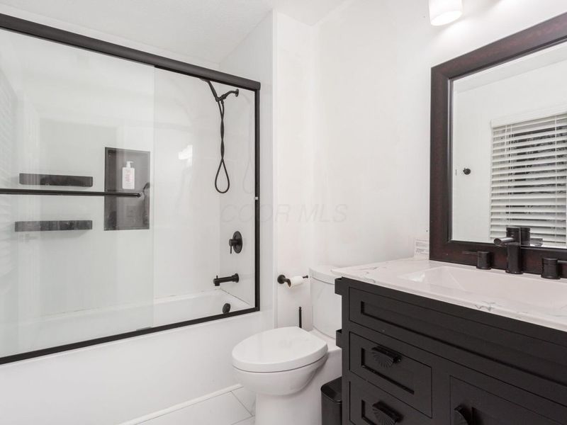 636 Grove Circle, Unit 1803, Columbus, OH 43230 Photo 16