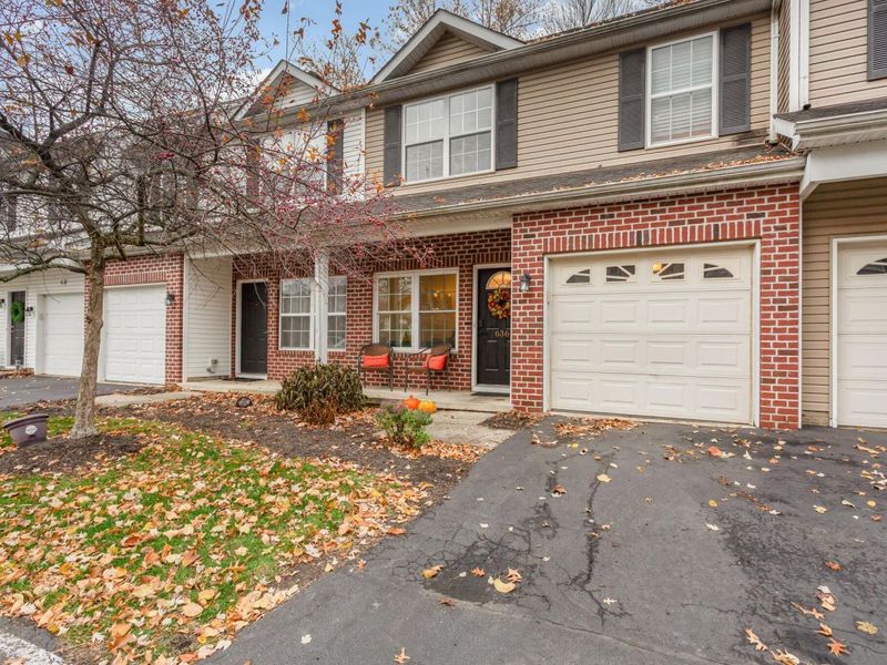 636 Grove Circle, Unit 1803, Columbus, OH 43230 Photo 2