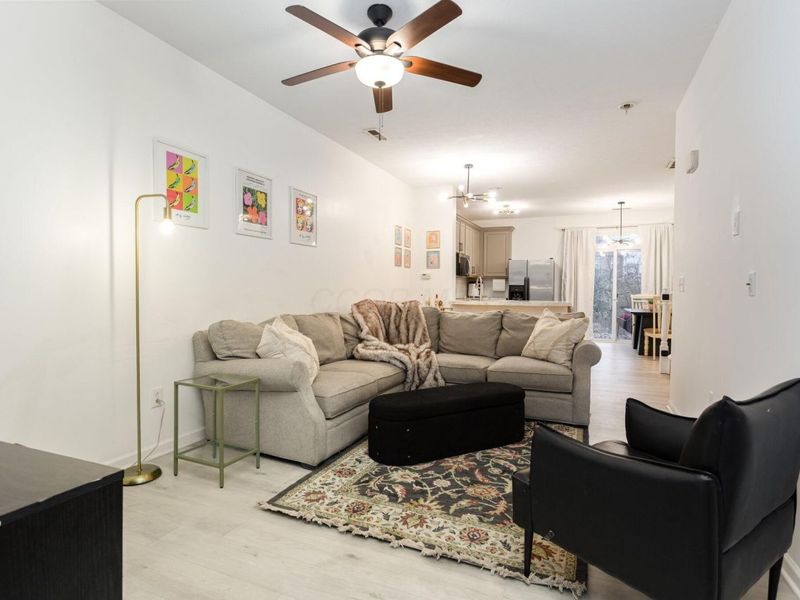 636 Grove Circle, Unit 1803, Columbus, OH 43230 Photo 4