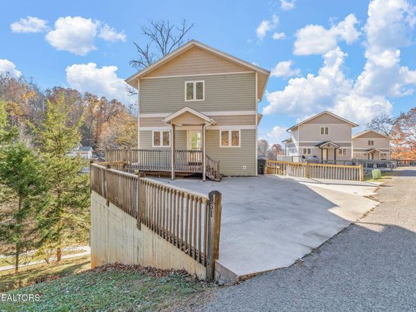 551 Deerwood Lane, LaFollette, TN 37766