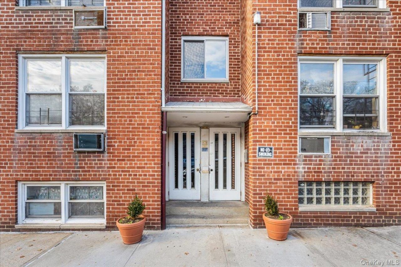 134-05 Dahlia Avenue, Unit 5-3A, Flushing, NY 11355 Main Photo