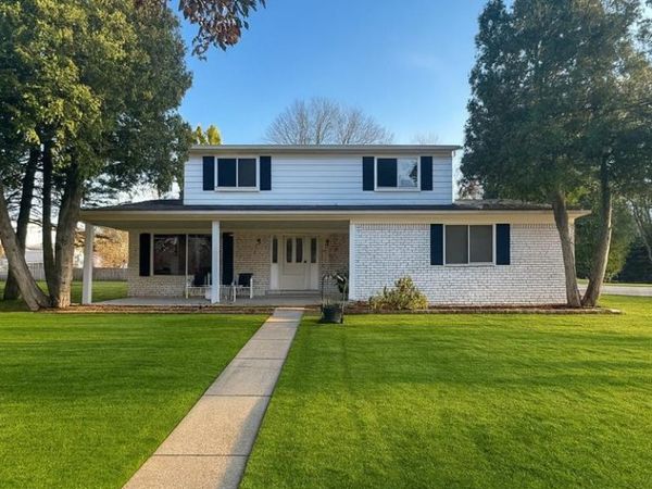 3674 Forge Drive, Troy, MI 48083