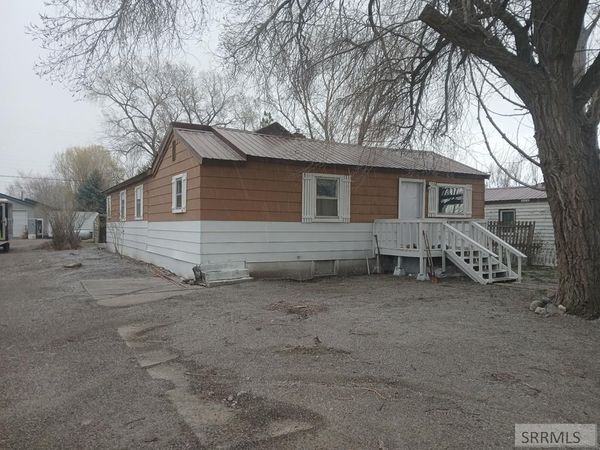 683 W Decoria Avenue, ARCO, ID 83213