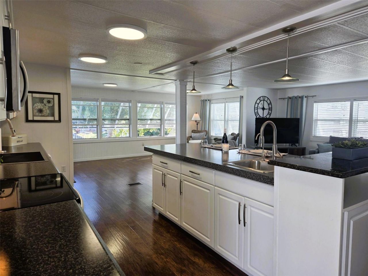 415 Oakwood Boulevard W, Sarasota, FL 34237 Photo