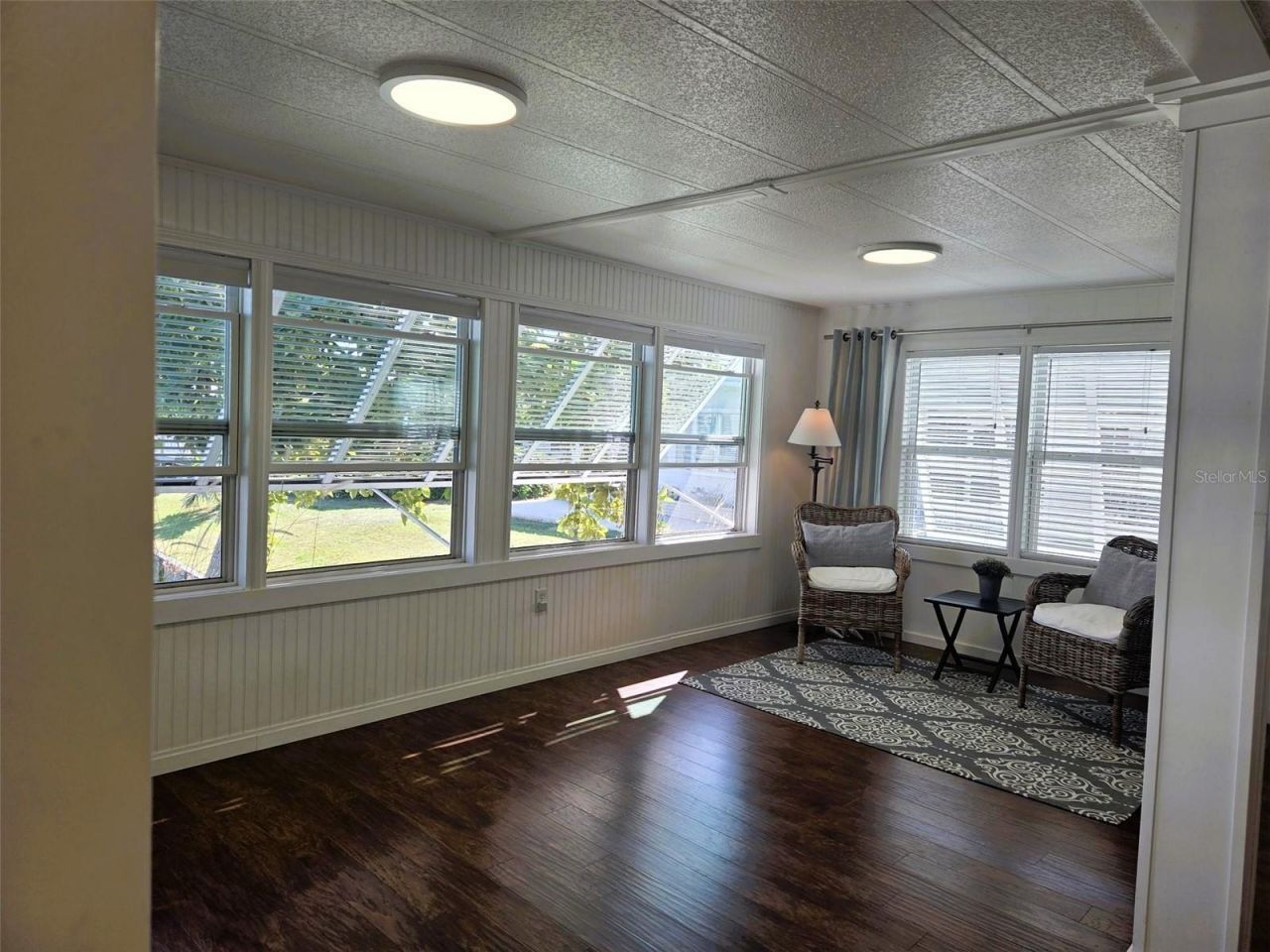 415 Oakwood Boulevard W, Sarasota, FL 34237 Photo