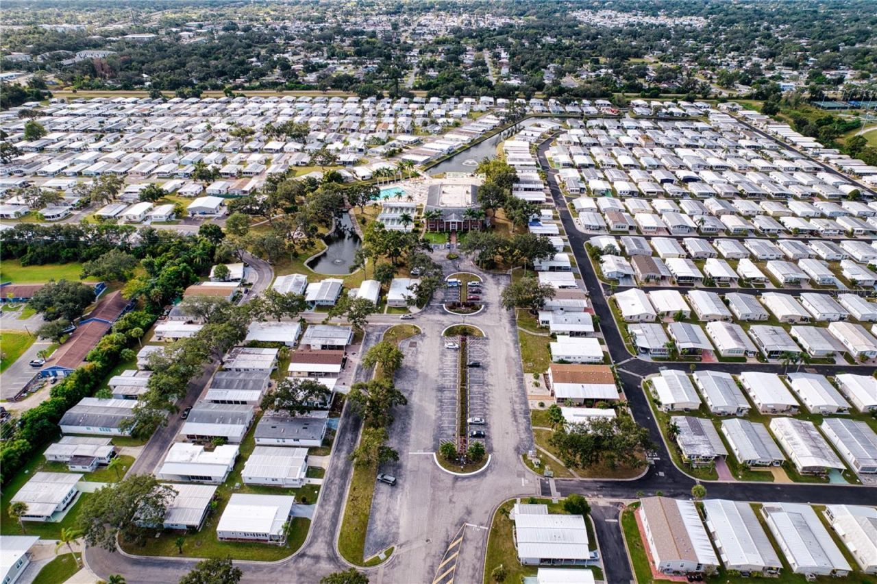 415 Oakwood Boulevard W, Sarasota, FL 34237 Photo