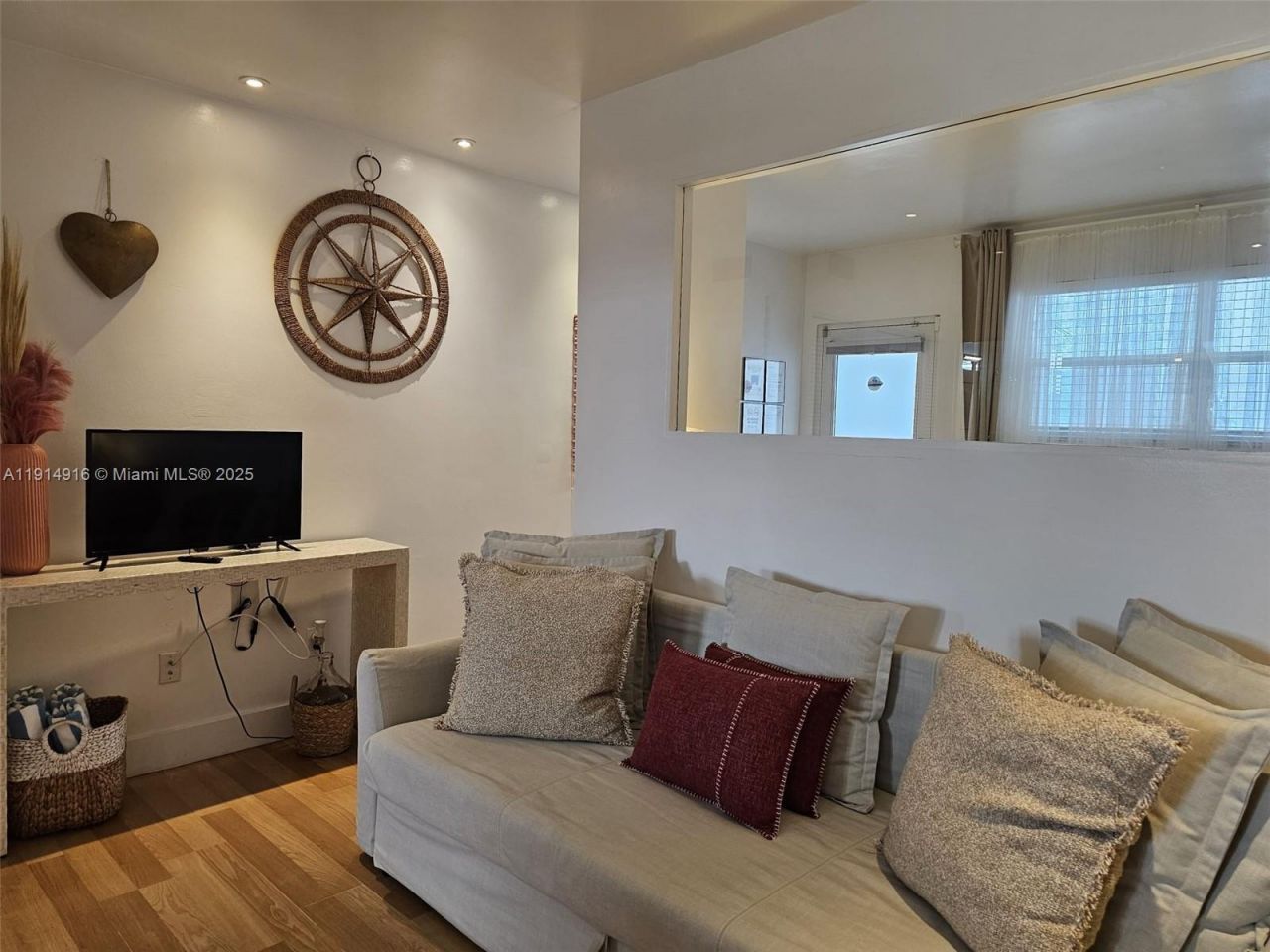 751 Collins Ave, Unit 2, Miami Beach, FL 33139 Photo