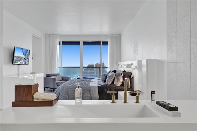 3101 Bayshore Drive, Unit 2407, Fort Lauderdale, FL 33304 Photo