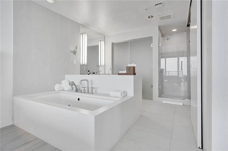 3101 Bayshore Drive, Unit 2407, Fort Lauderdale, FL 33304 Photo