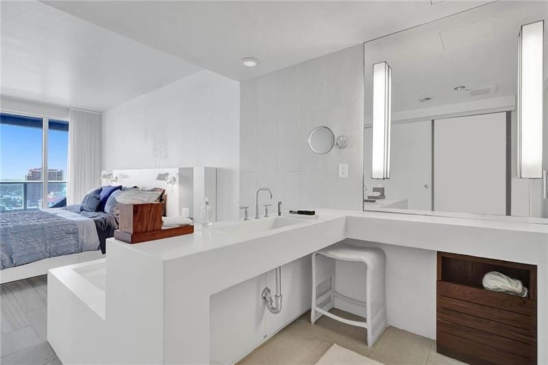 3101 Bayshore Drive, Unit 2407, Fort Lauderdale, FL 33304 Photo