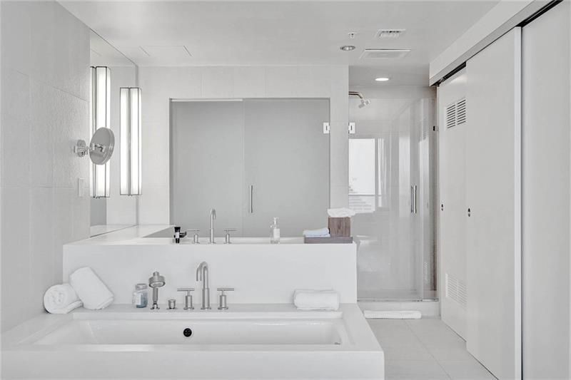 3101 Bayshore Drive, Unit 2407, Fort Lauderdale, FL 33304 Photo