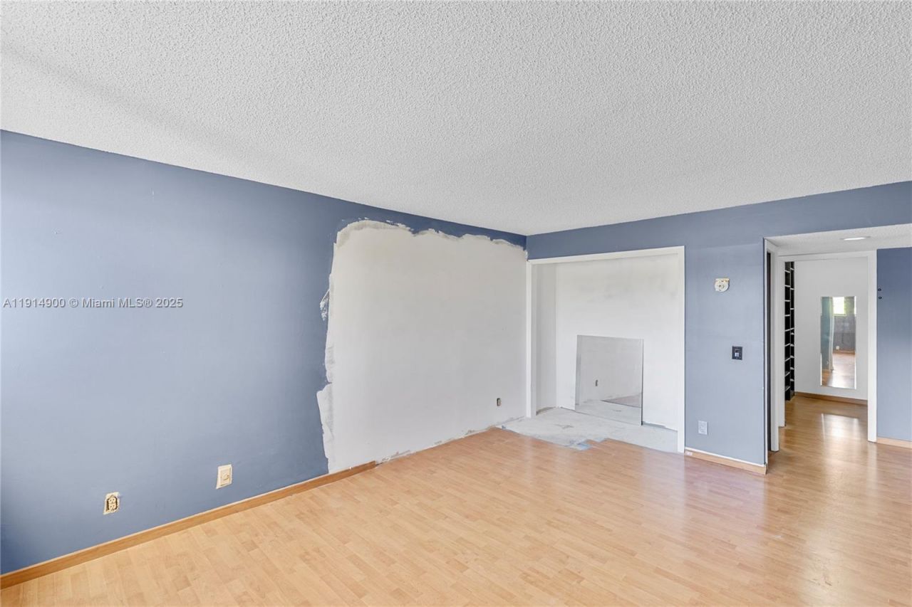 16100 Golf Club Rd, Unit 101, Weston, FL 33326 Photo