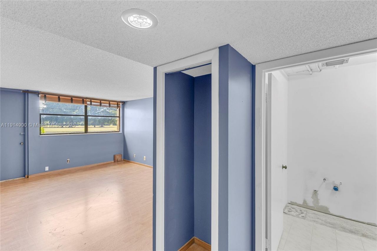 16100 Golf Club Rd, Unit 101, Weston, FL 33326 Photo