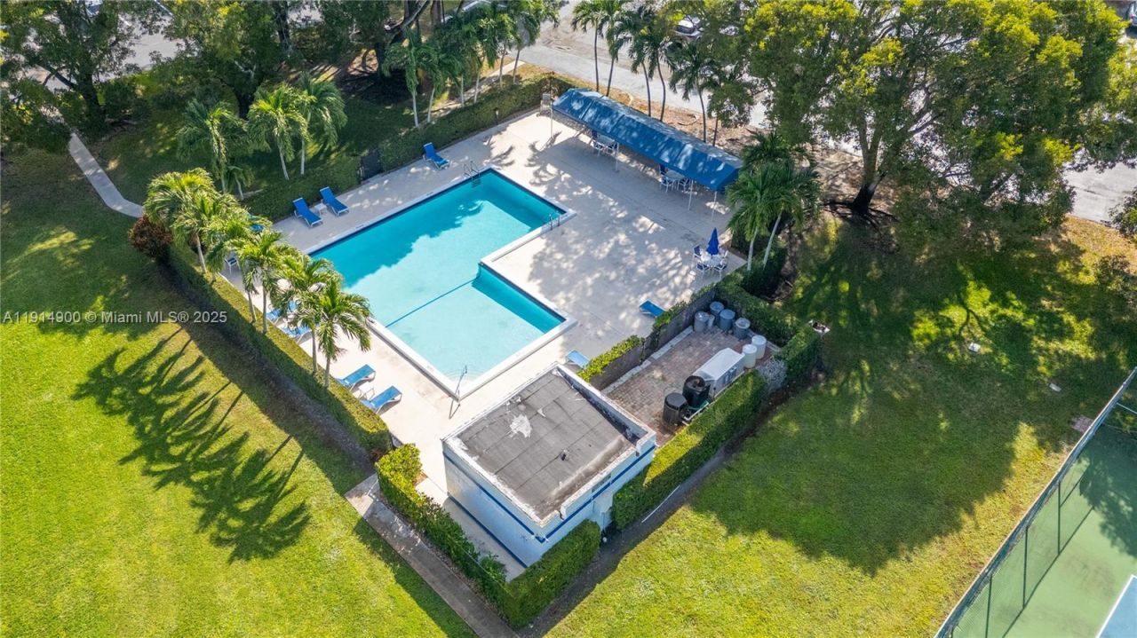 16100 Golf Club Rd, Unit 101, Weston, FL 33326 Photo