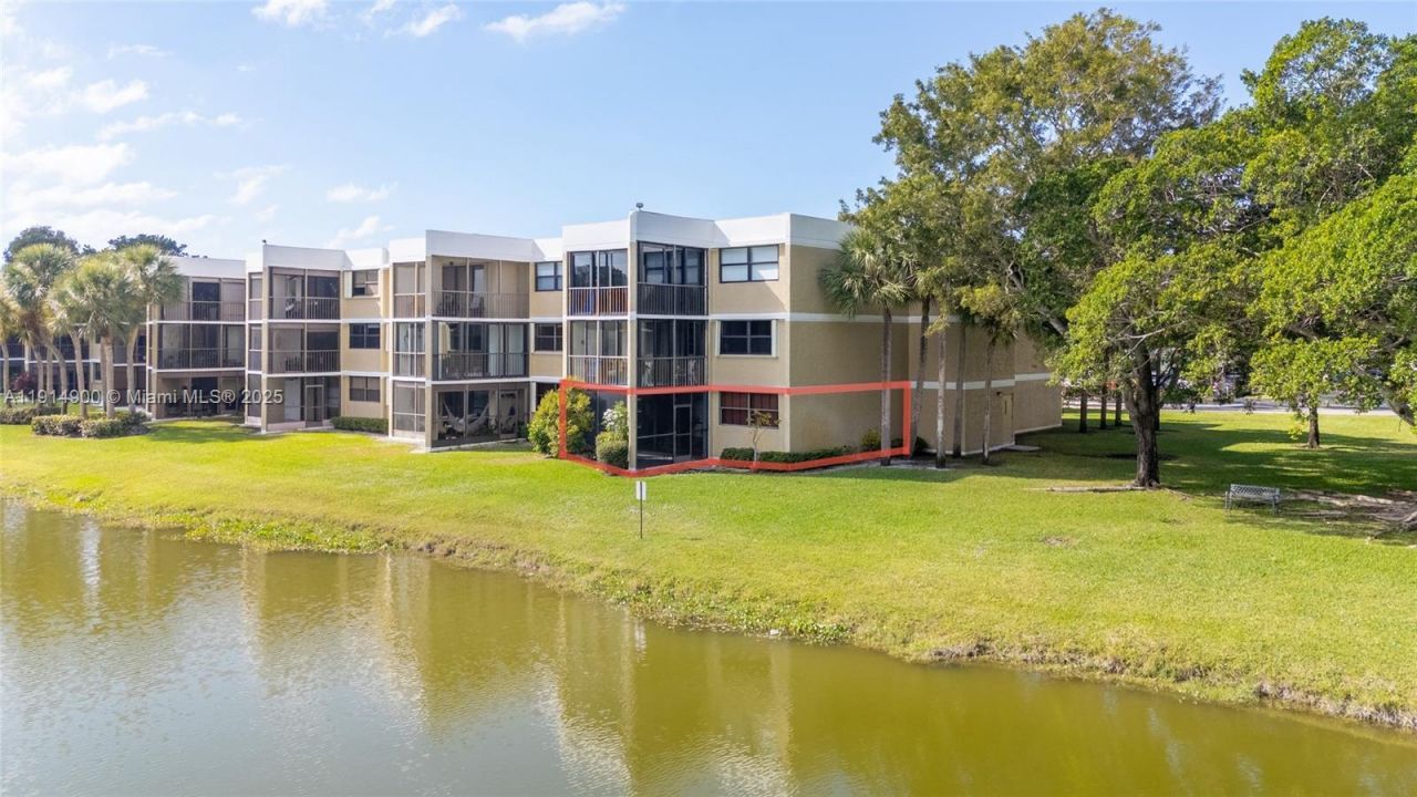 16100 Golf Club Rd, Unit 101, Weston, FL 33326 Photo