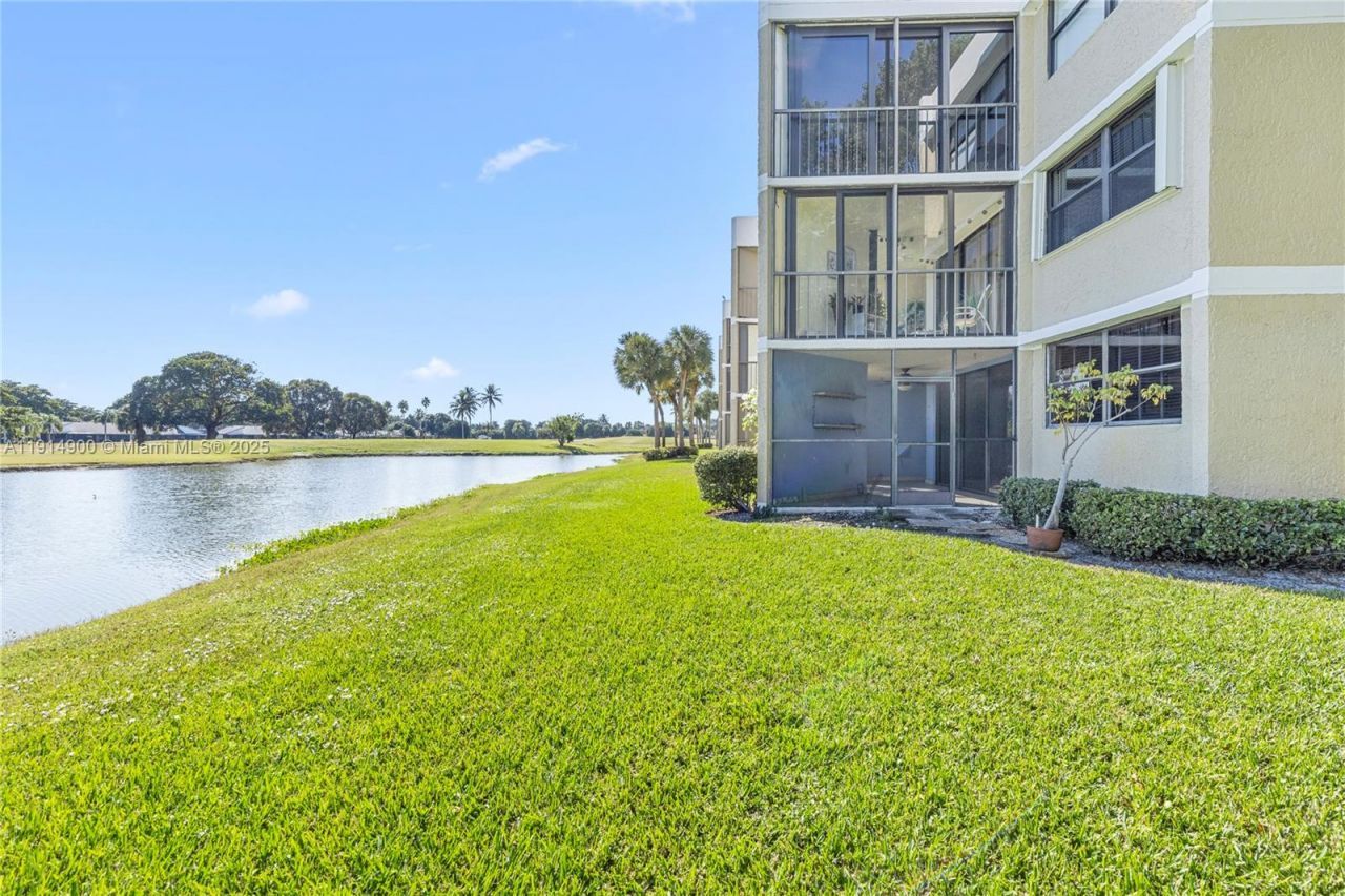 16100 Golf Club Rd, Unit 101, Weston, FL 33326 Photo