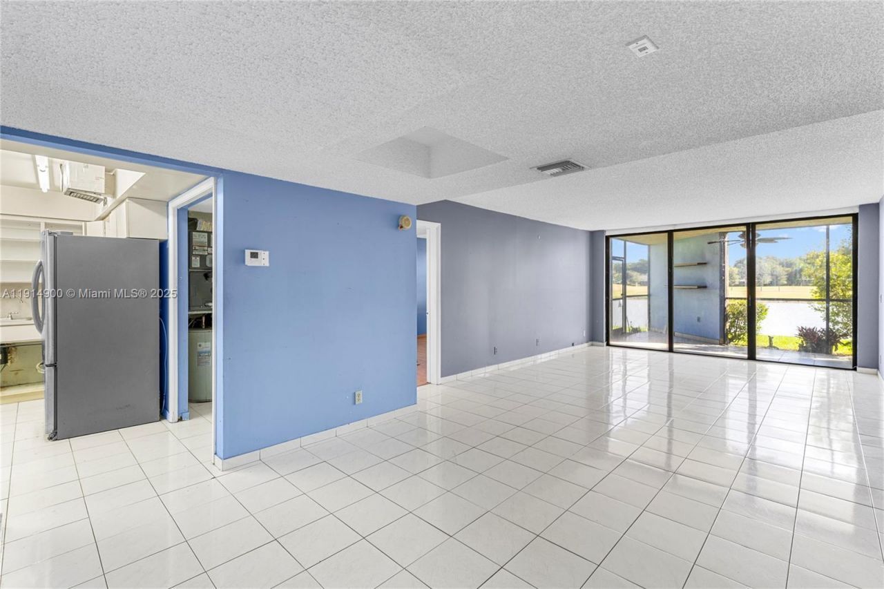 16100 Golf Club Rd, Unit 101, Weston, FL 33326 Photo