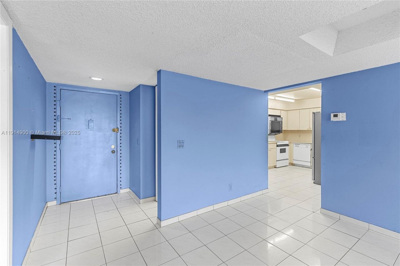 16100 Golf Club Rd, Unit 101, Weston, FL 33326 Photo