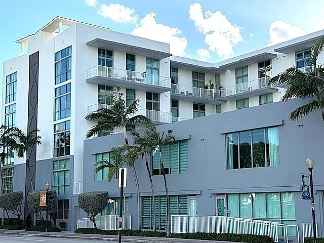 2100 Van Buren Street, Unit 215, Hollywood, FL 33020 Photo